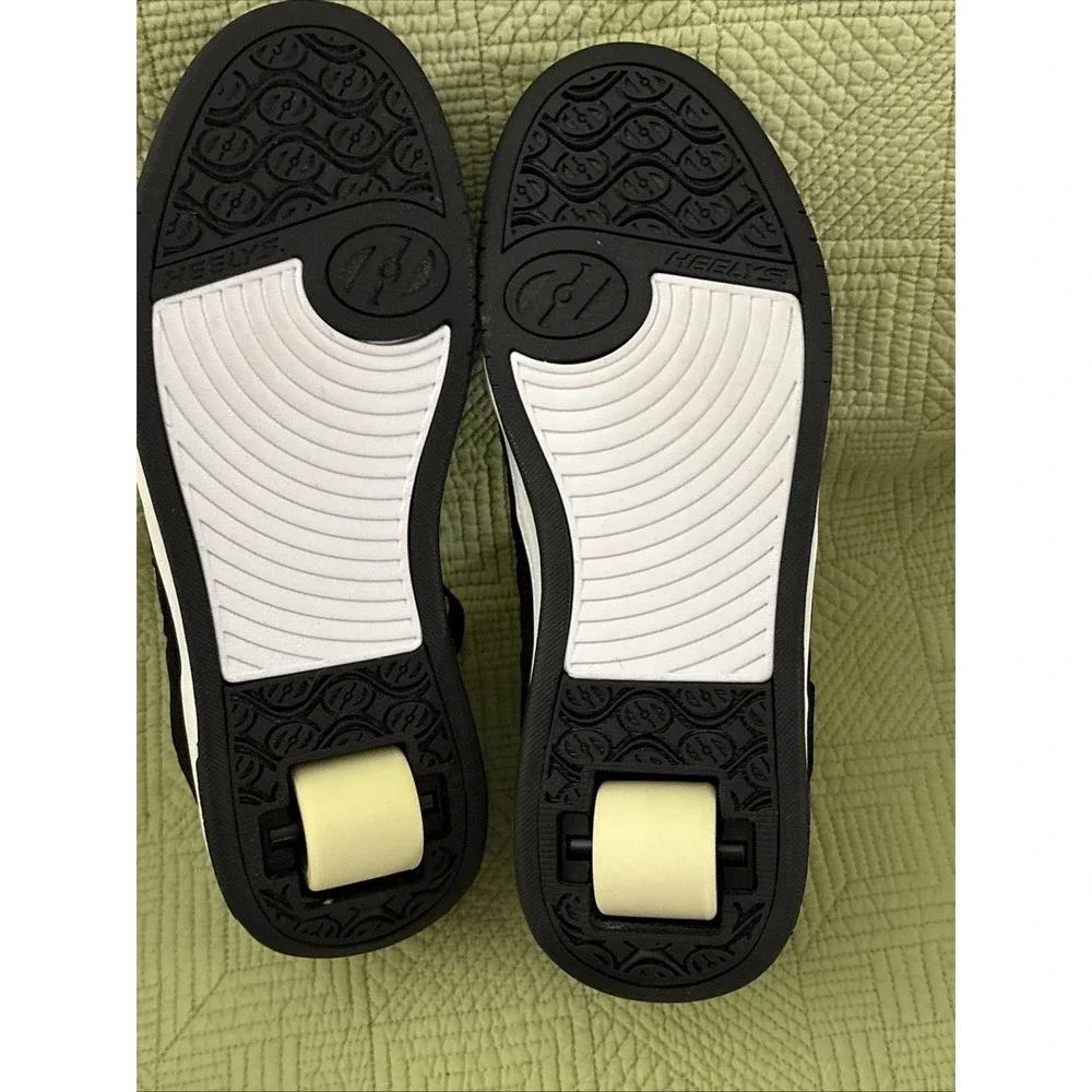 Heelys Voyager HE100713 Black White Wheeled Shoes Men's Size 10 New